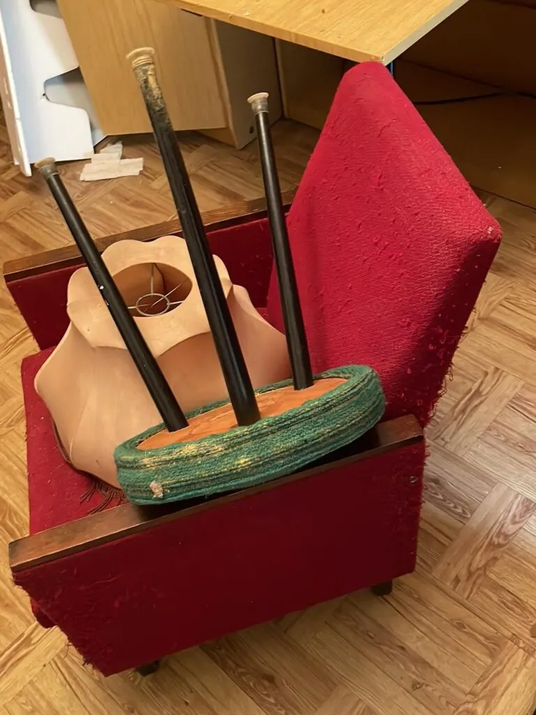 Załadunek mebli do busa – przeprowadzka Łódź