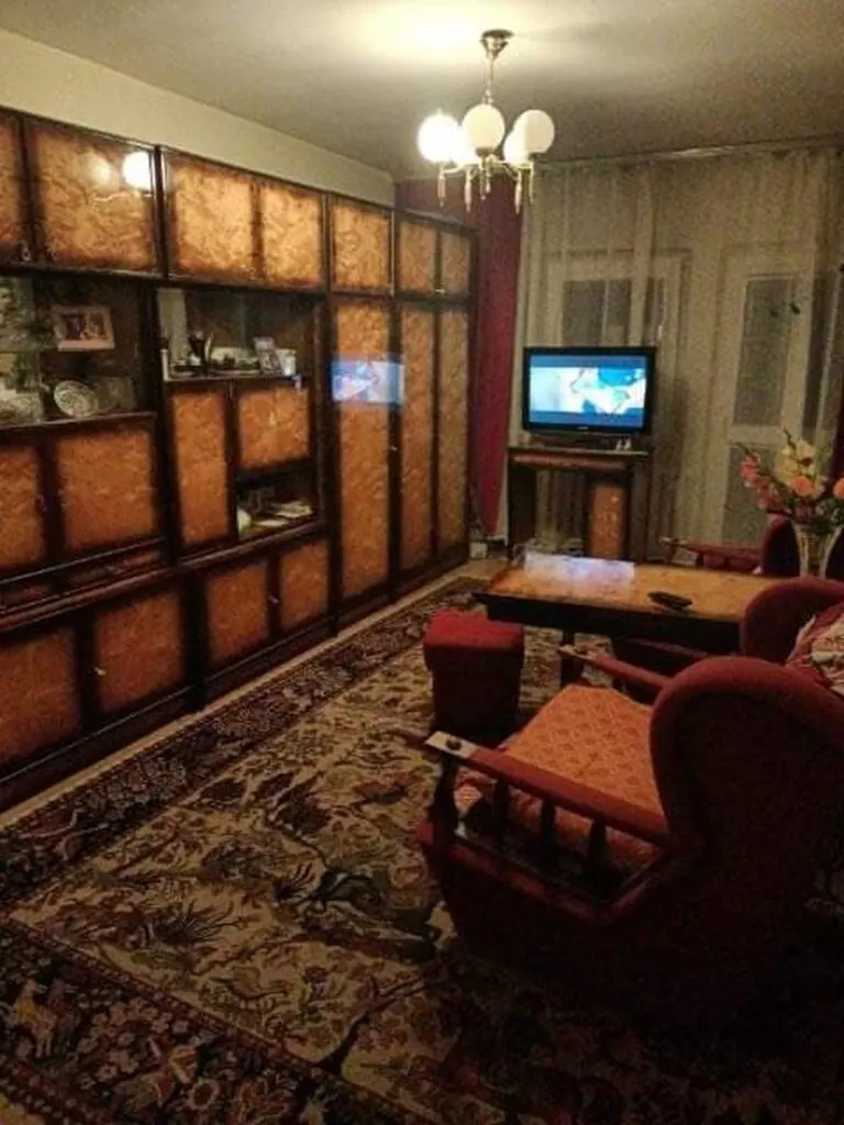 Wywóz starych mebli – ekipa przy pracy